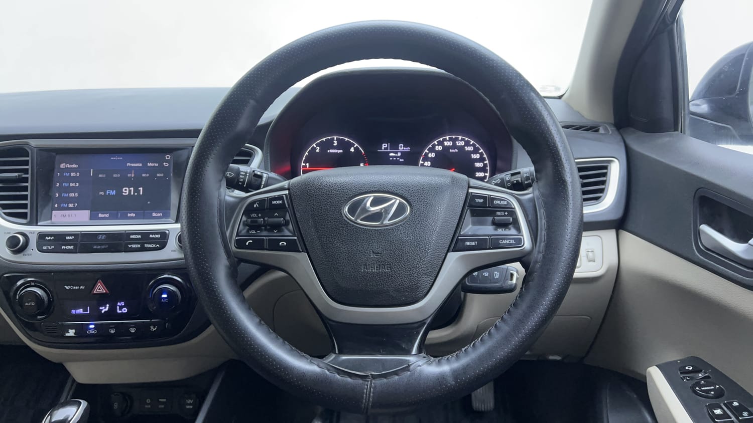 Used 2018 Hyundai Verna SX Plus 1.6 CRDi AT Diesel Automatic interior STEERING VIEW
