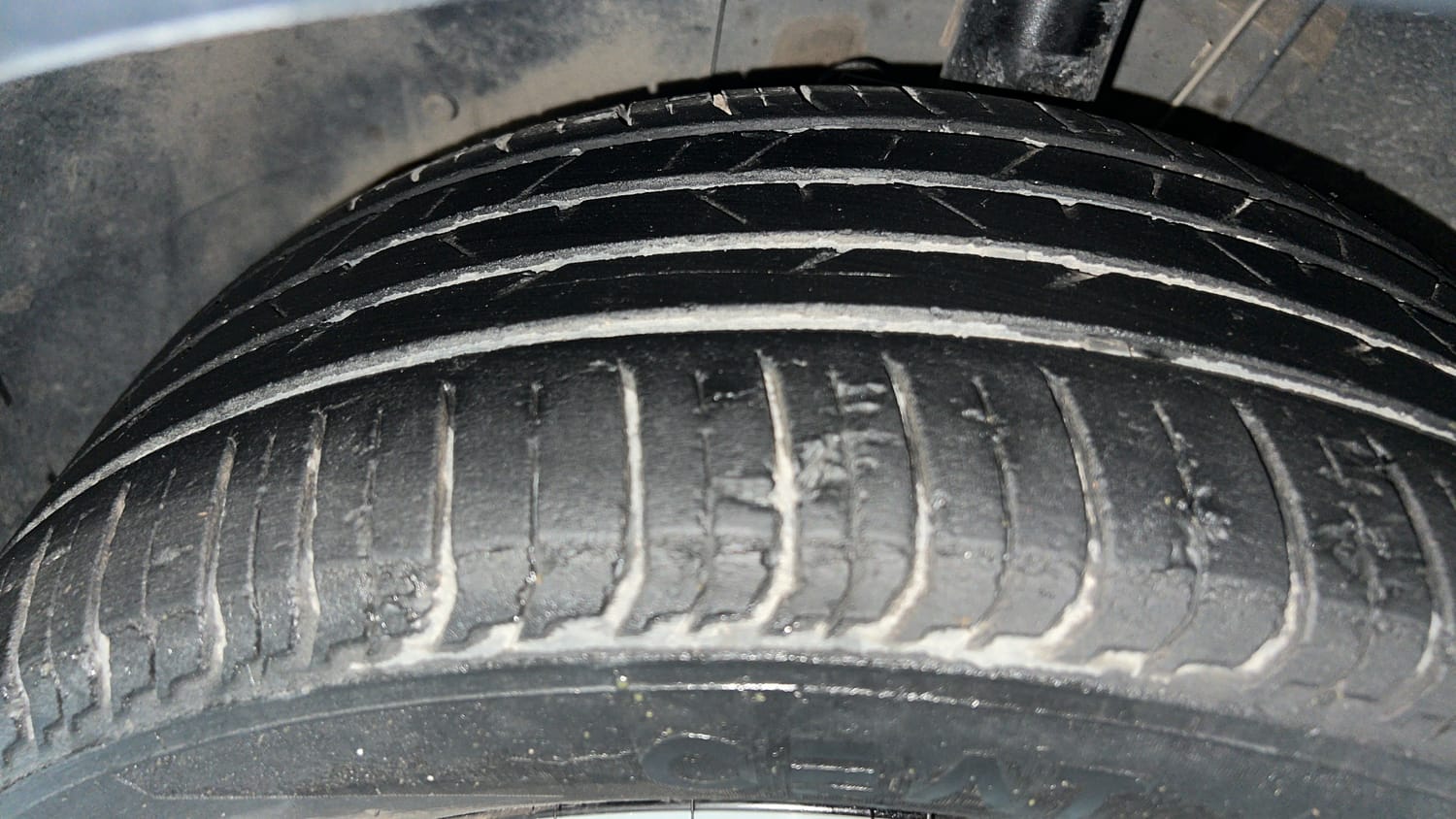 Used 2023 Volkswagen Virtus Topline 1.0 TSI MT Petrol Manual tyres LEFT FRONT TYRE TREAD VIEW