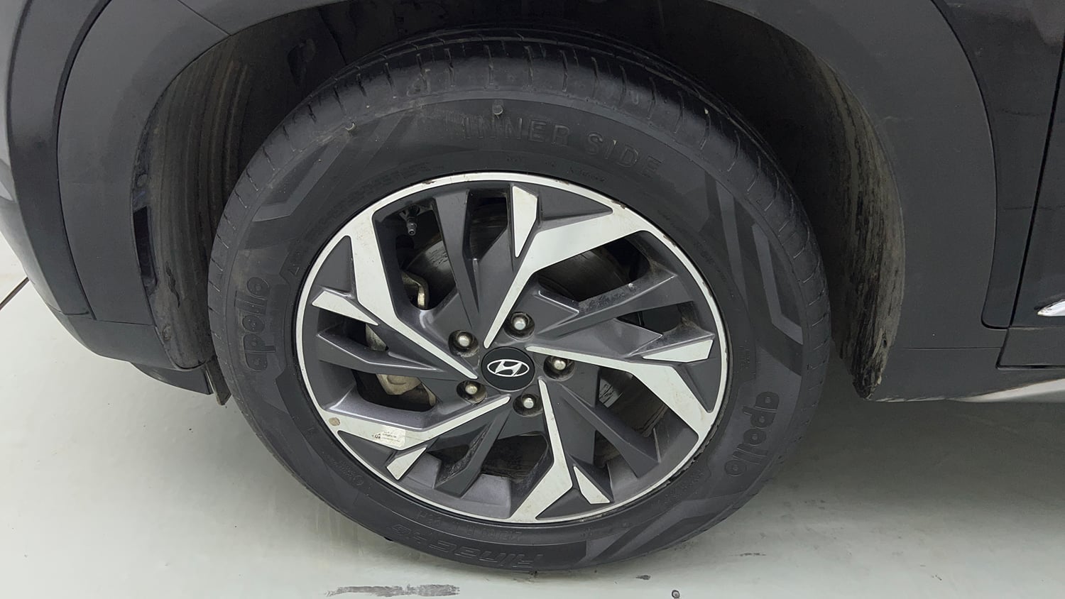 Used 2023 Hyundai Creta SX (O) 1.5 Petrol IVT Petrol Automatic tyres LEFT FRONT TYRE RIM VIEW