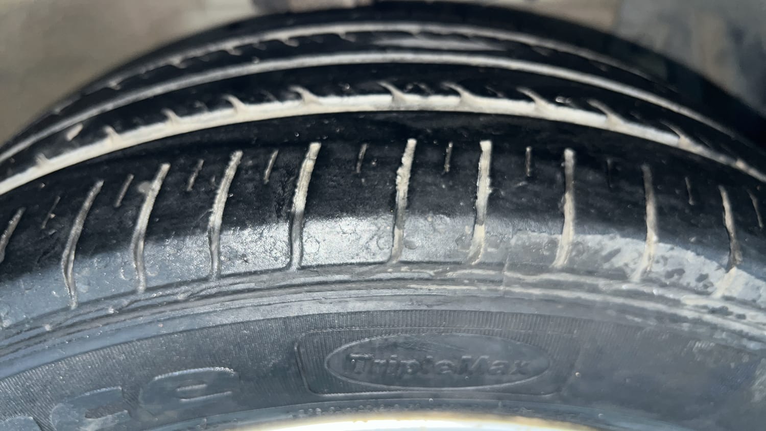 Used 2022 Maruti Suzuki Ciaz Zeta 1.5 Petrol Manual tyres RIGHT FRONT TYRE TREAD VIEW