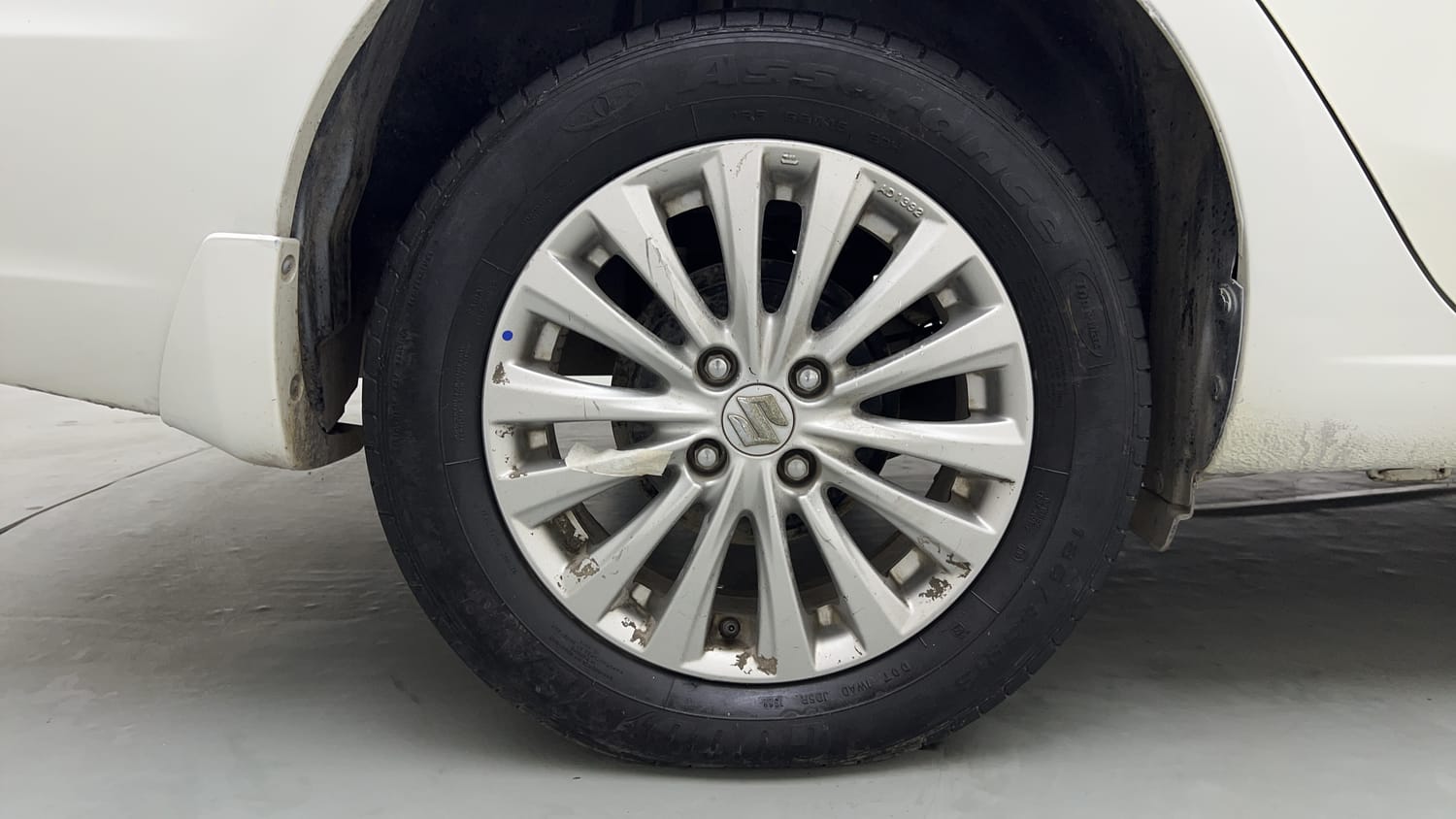 Used 2022 Maruti Suzuki Ciaz Zeta 1.5 Petrol Manual tyres RIGHT REAR TYRE RIM VIEW