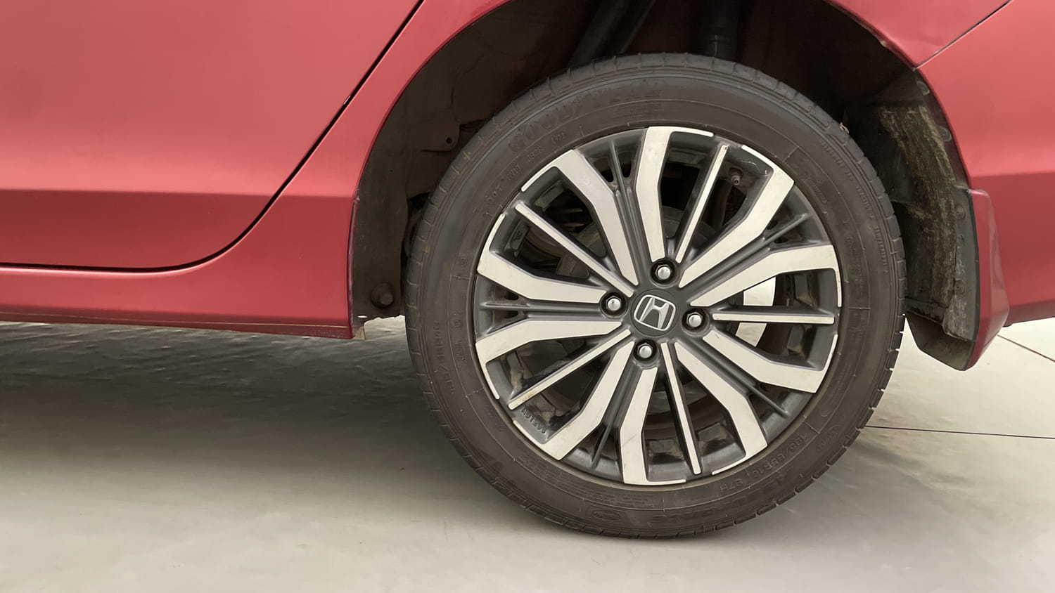 Used 2019 Honda City VX Diesel Diesel Manual tyres LEFT REAR TYRE RIM VIEW