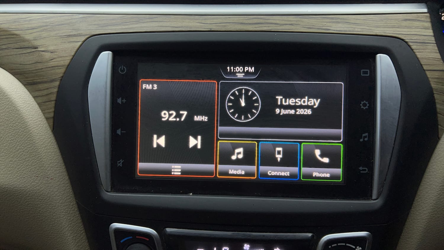 Used 2022 Maruti Suzuki Ciaz Zeta 1.5 Petrol Manual top_features Touch screen infotainment system