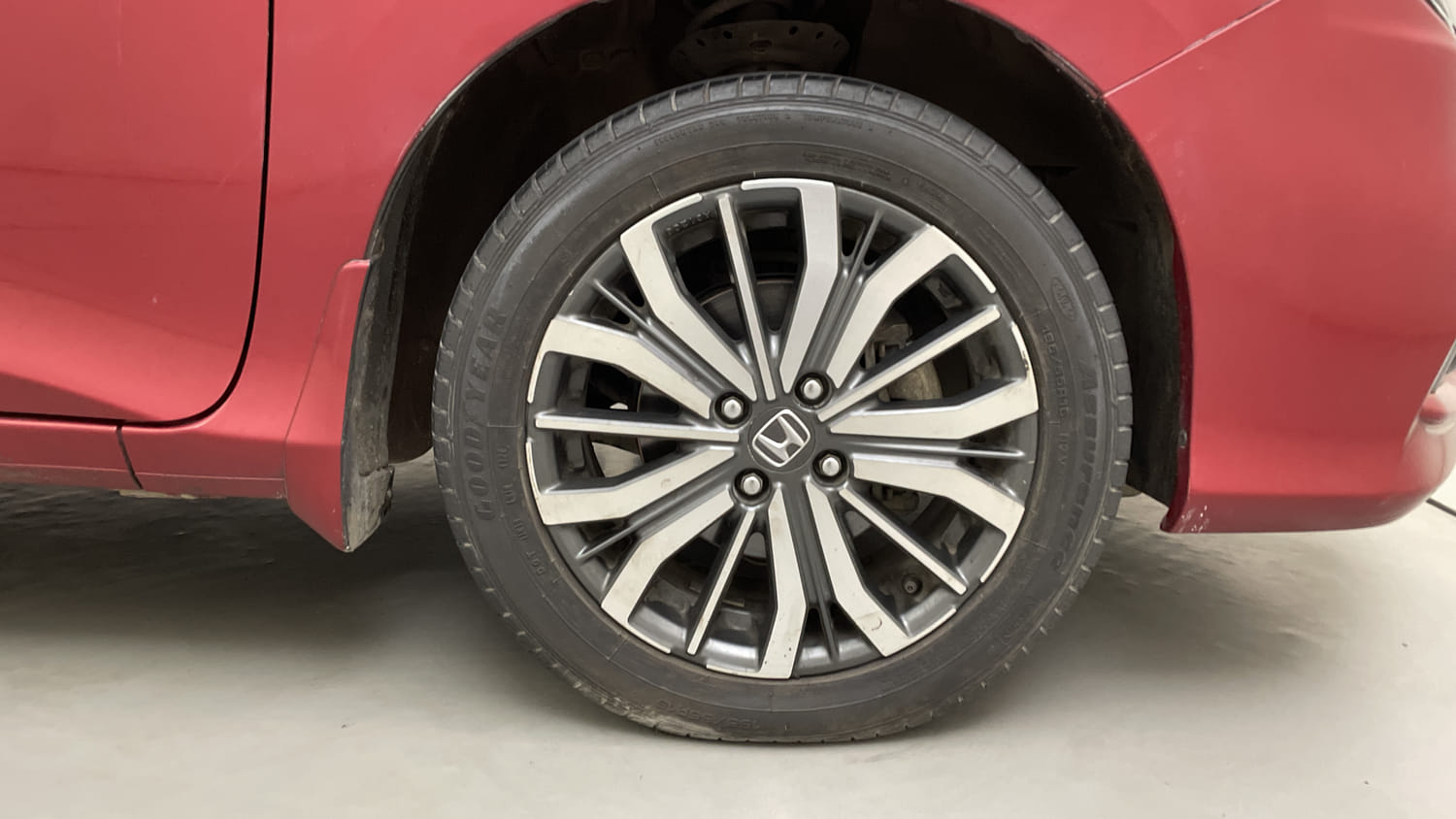Used 2019 Honda City VX Diesel Diesel Manual tyres RIGHT FRONT TYRE RIM VIEW