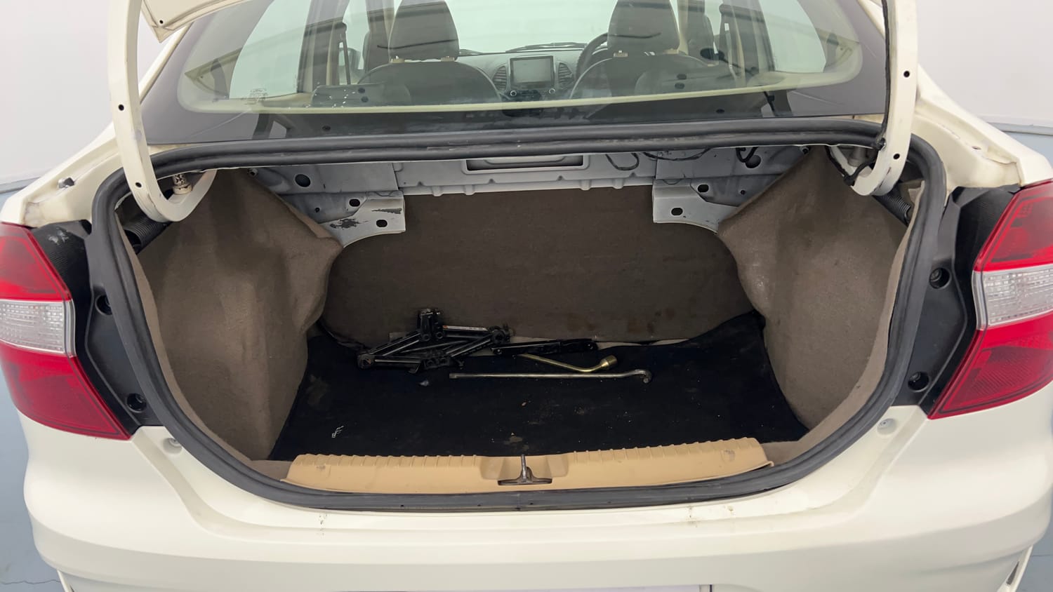 Used 2020 Ford Figo Aspire Titanium 1.2 Ti-VCT Petrol Manual interior DICKY INSIDE VIEW