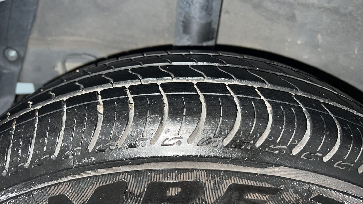 Used 2014 Hyundai Grand i10 Magna 1.2 Kappa VTVT Petrol Manual tyres RIGHT REAR TYRE TREAD VIEW