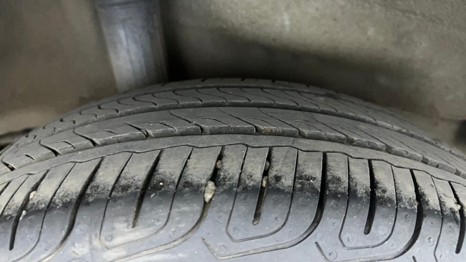 Used 2024 Honda City V Petrol MT Petrol Manual tyres RIGHT REAR TYRE TREAD VIEW