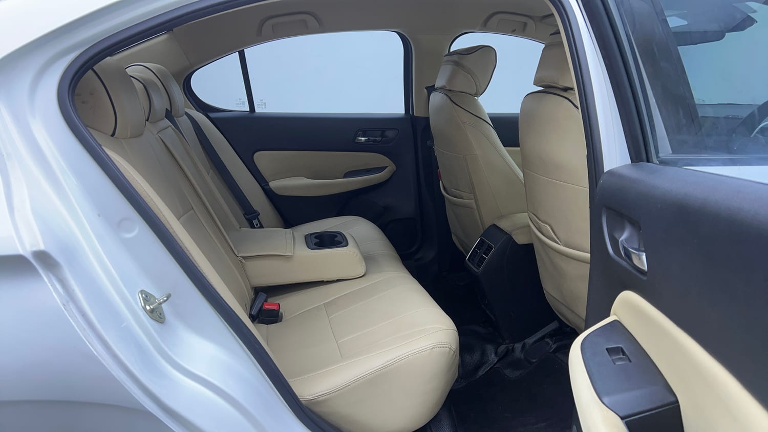 Used 2024 Honda City V Petrol MT Petrol Manual interior RIGHT SIDE REAR DOOR CABIN VIEW