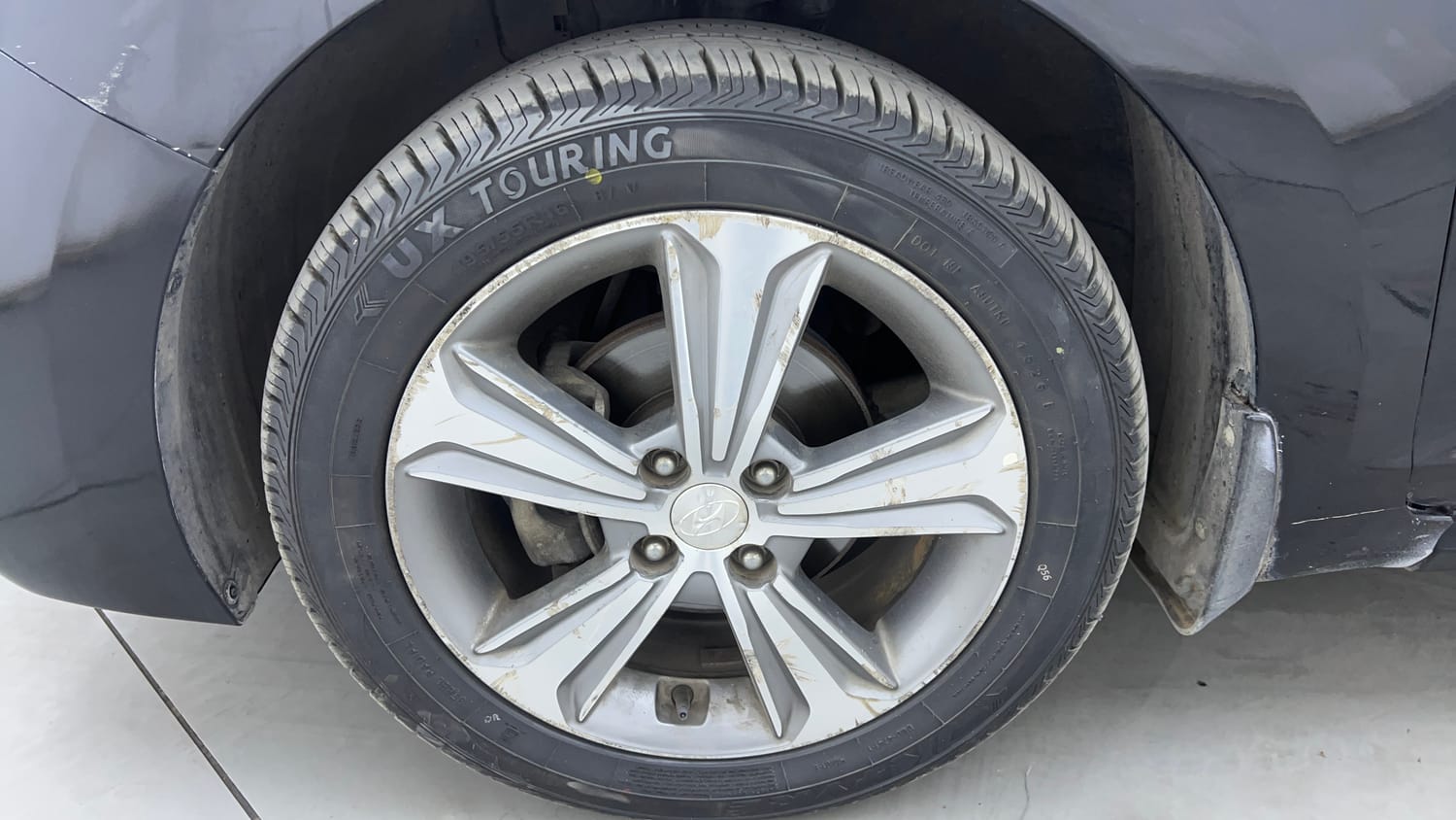 Used 2018 Hyundai Verna SX Plus 1.6 CRDi AT Diesel Automatic tyres LEFT FRONT TYRE RIM VIEW