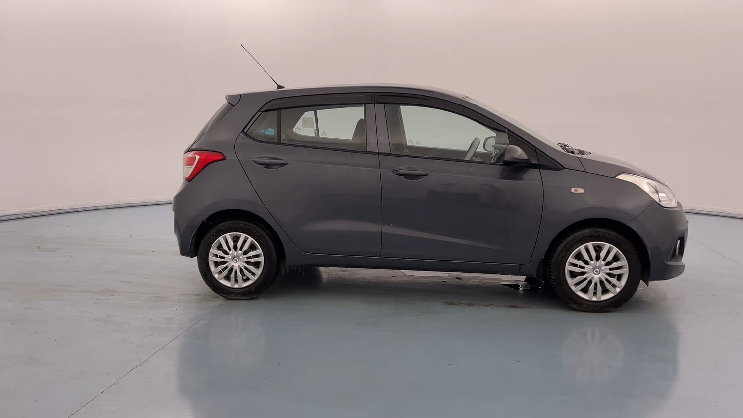 Used 2014 Hyundai Grand i10 Magna 1.2 Kappa VTVT Petrol Manual exterior RIGHT SIDE VIEW