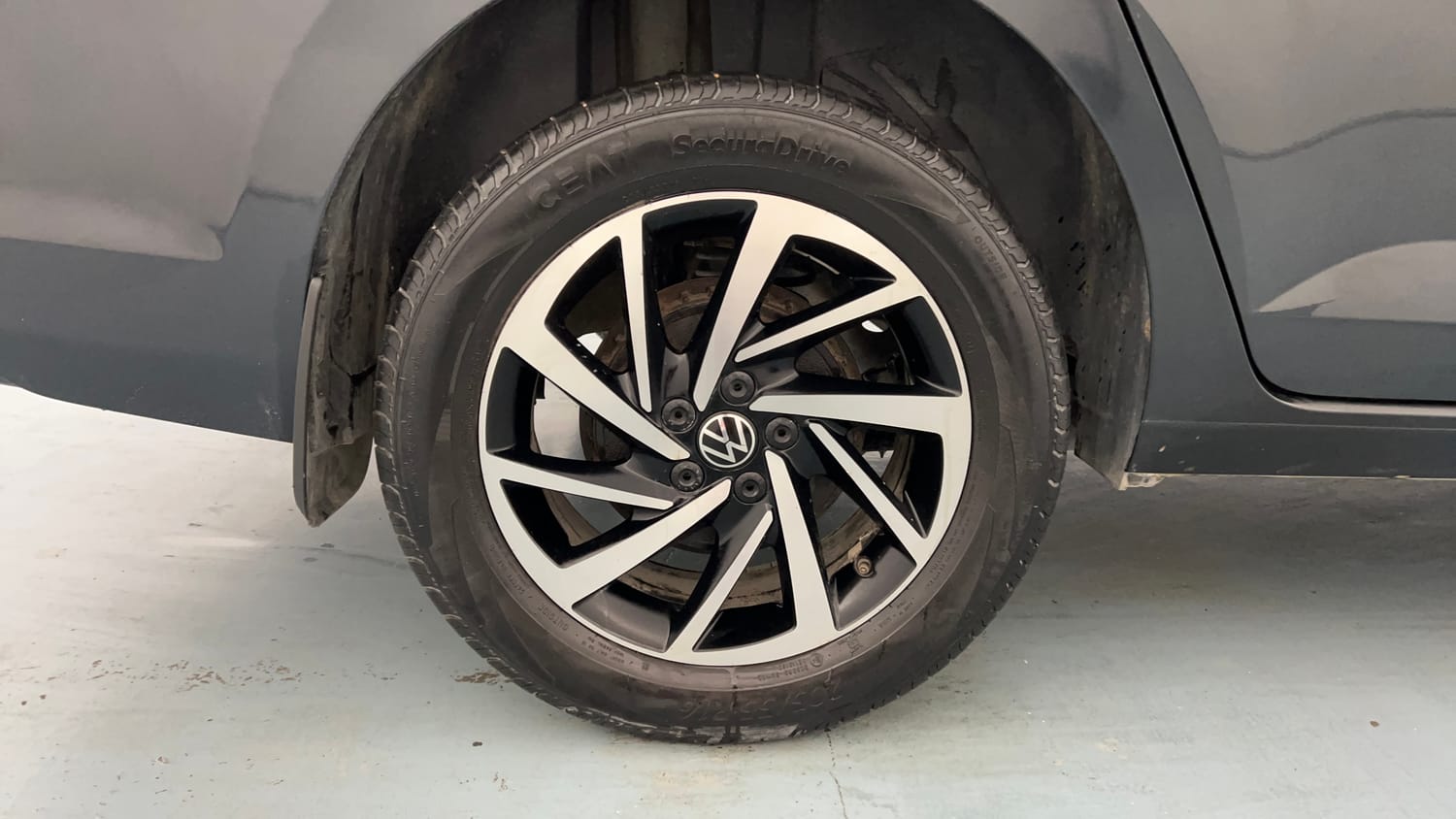 Used 2023 Volkswagen Virtus Topline 1.0 TSI MT Petrol Manual tyres RIGHT REAR TYRE RIM VIEW