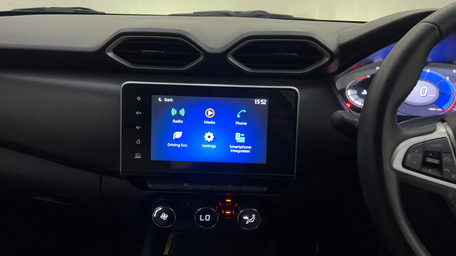 Used 2024 Nissan Magnite XV Premium Turbo Petrol Manual top_features Integrated (in-dash) music system