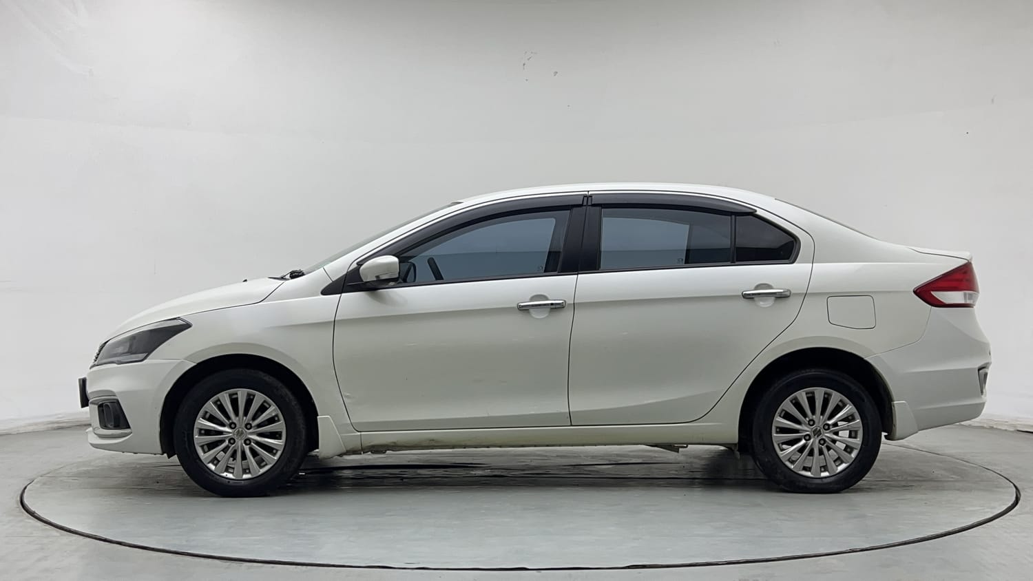 Used 2022 Maruti Suzuki Ciaz Zeta 1.5 Petrol Manual exterior LEFT SIDE VIEW