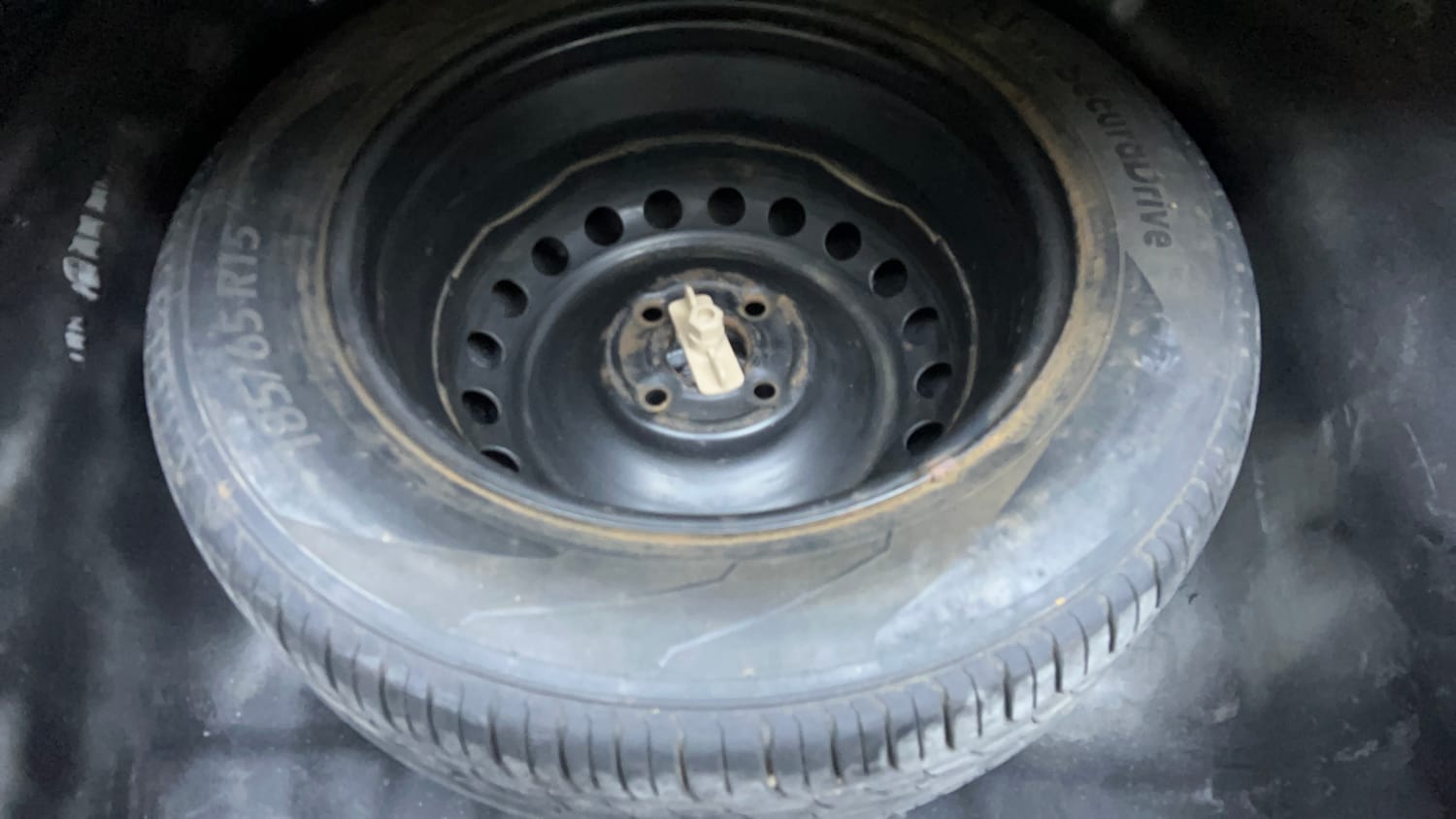 Used 2018 Hyundai Verna SX Plus 1.6 CRDi AT Diesel Automatic tyres SPARE TYRE VIEW
