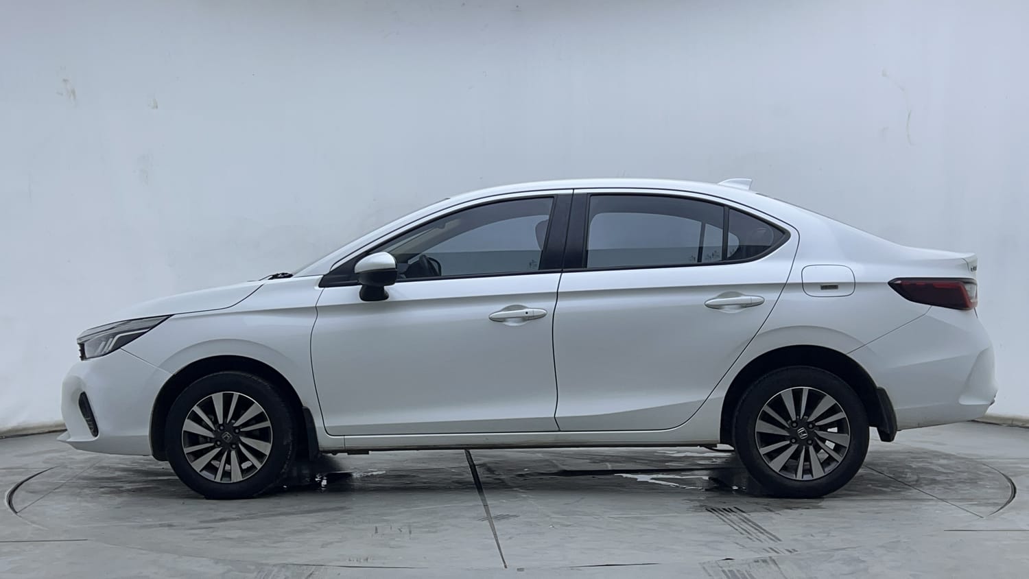 Used 2024 Honda City V Petrol MT Petrol Manual exterior LEFT SIDE VIEW