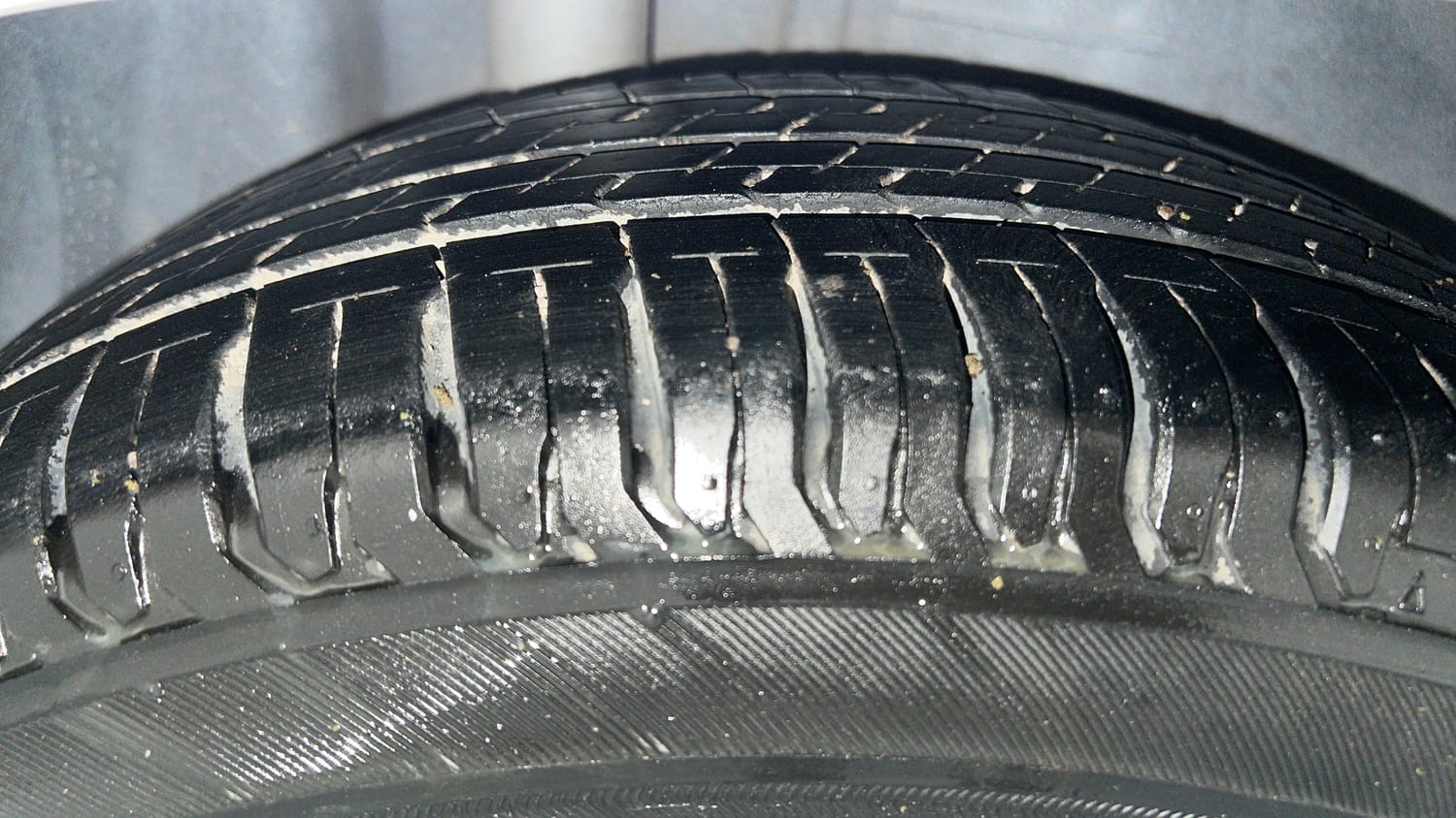Used 2020 Ford Figo Aspire Titanium 1.2 Ti-VCT Petrol Manual tyres RIGHT REAR TYRE TREAD VIEW