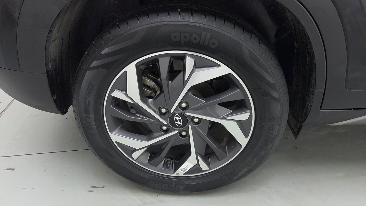 Used 2023 Hyundai Creta SX (O) 1.5 Petrol IVT Petrol Automatic tyres RIGHT REAR TYRE RIM VIEW