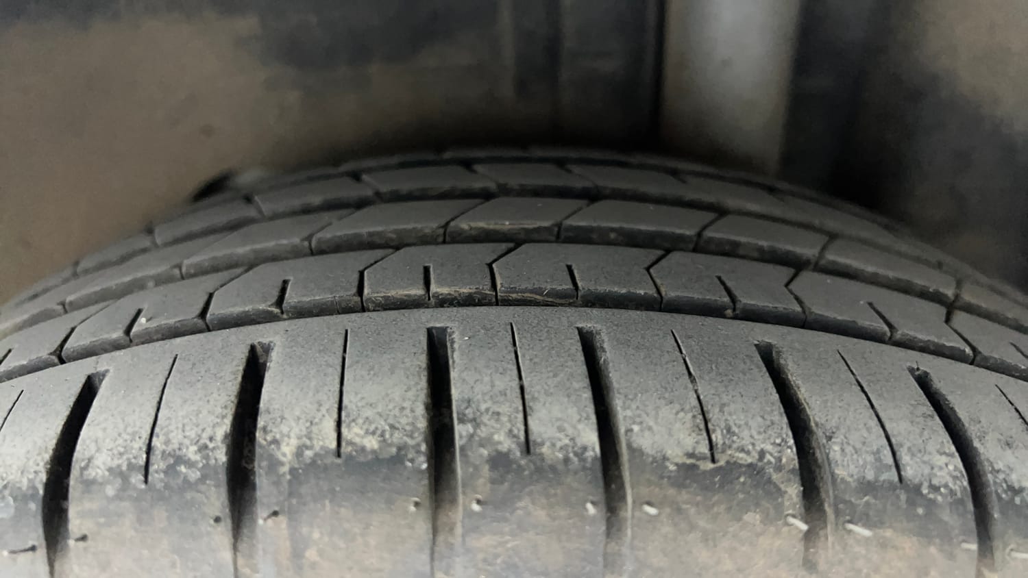 Used 2019 Ford Figo Aspire Titanium Plus 1.2 Ti-VCT Petrol Manual tyres LEFT REAR TYRE TREAD VIEW