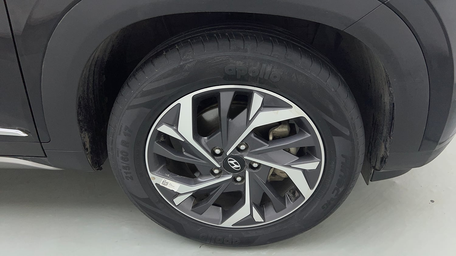 Used 2023 Hyundai Creta SX (O) 1.5 Petrol IVT Petrol Automatic tyres RIGHT FRONT TYRE RIM VIEW