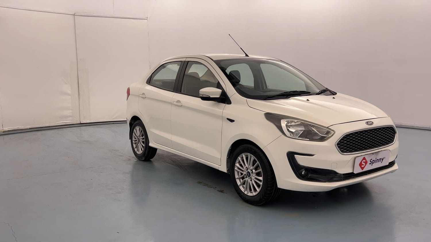 Used 2020 Ford Figo Aspire Titanium 1.2 Ti-VCT Petrol Manual exterior RIGHT FRONT CORNER VIEW
