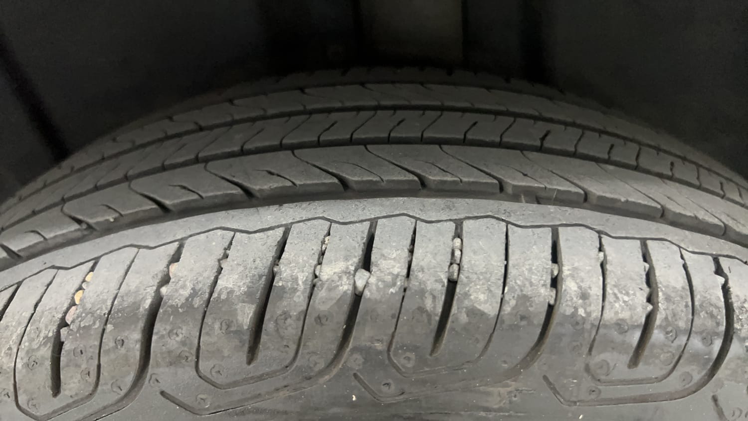 Used 2022 Volkswagen Virtus GT Plus 1.5 TSI EVO DSG Petrol Automatic tyres LEFT REAR TYRE TREAD VIEW