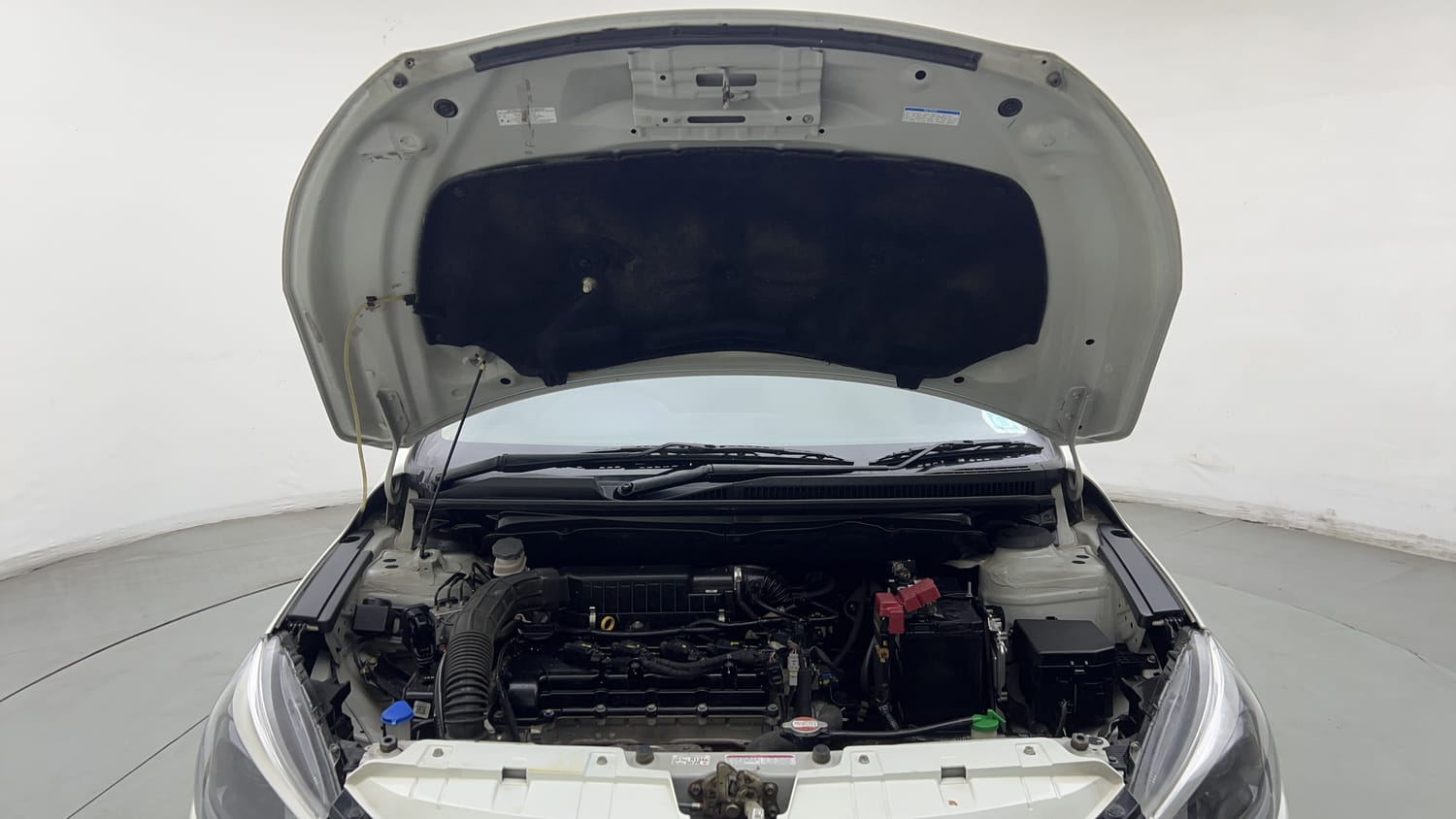 Used 2022 Maruti Suzuki Ciaz Zeta 1.5 Petrol Manual engine ENGINE & BONNET OPEN FRONT VIEW