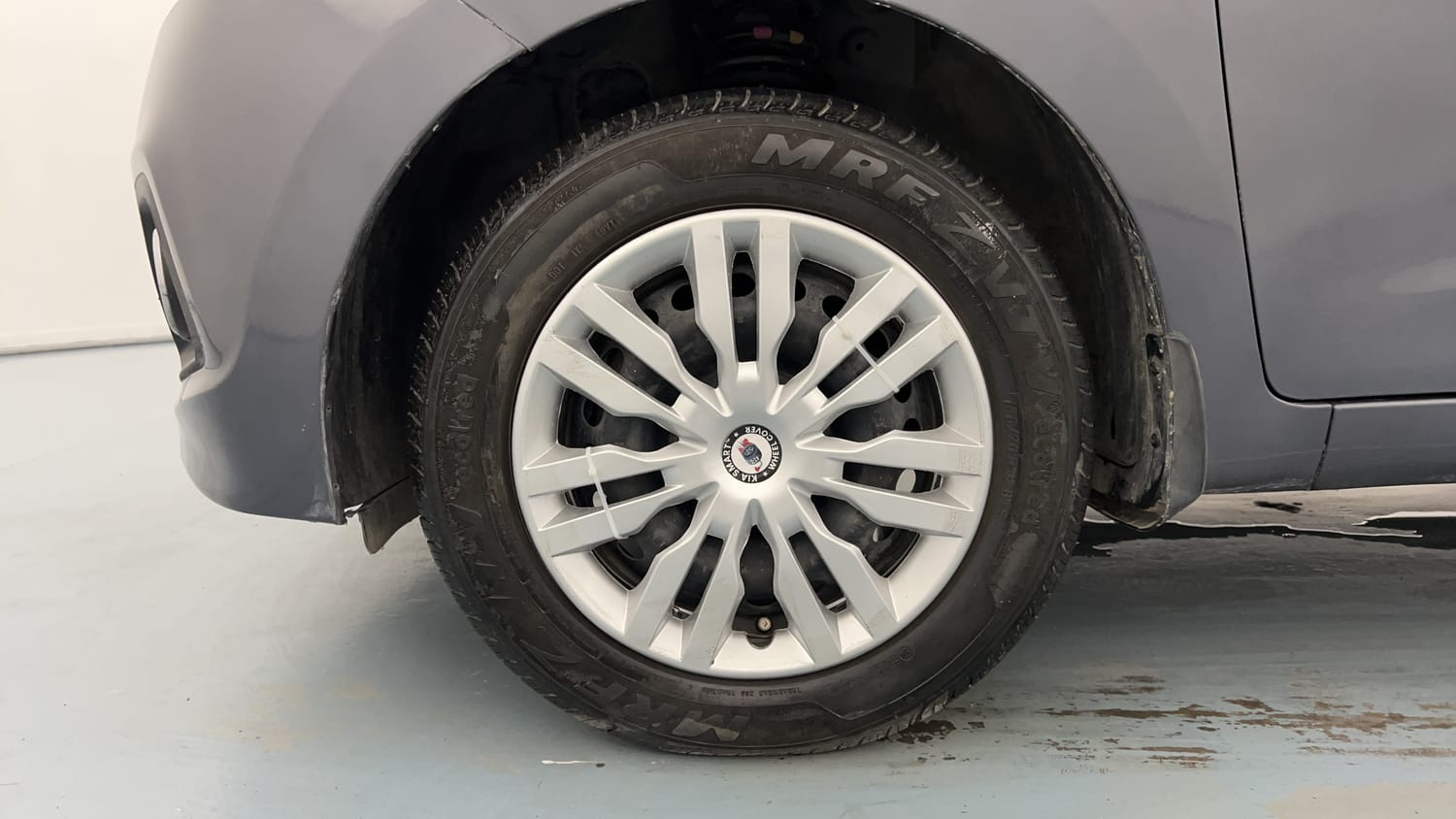 Used 2014 Hyundai Grand i10 Magna 1.2 Kappa VTVT Petrol Manual tyres LEFT FRONT TYRE RIM VIEW