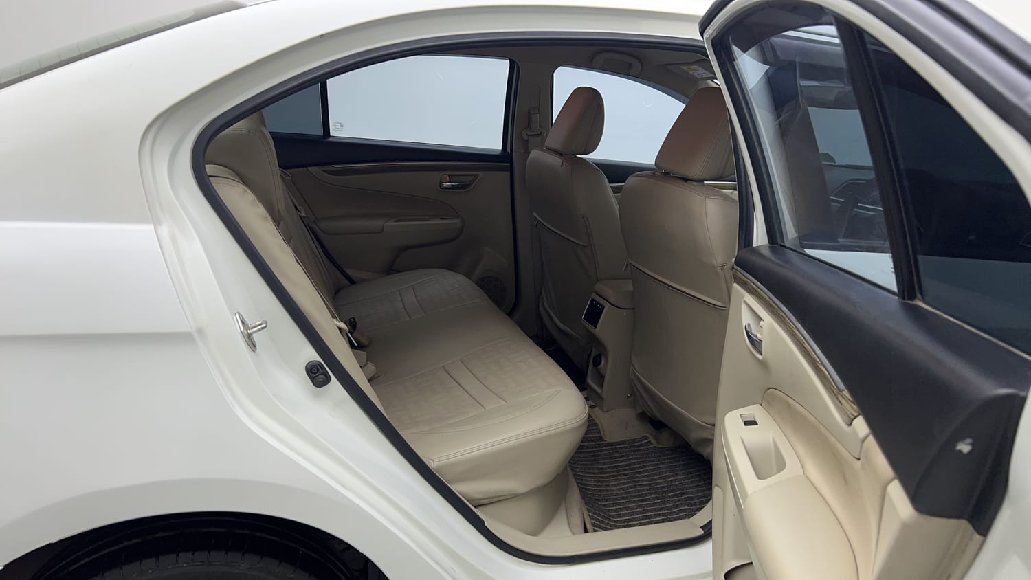 Used 2022 Maruti Suzuki Ciaz Zeta 1.5 Petrol Manual interior RIGHT SIDE REAR DOOR CABIN VIEW