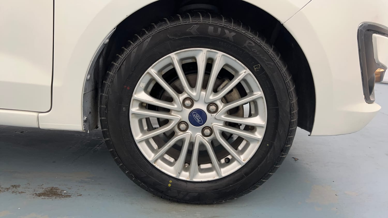Used 2020 Ford Figo Aspire Titanium 1.2 Ti-VCT Petrol Manual tyres RIGHT FRONT TYRE RIM VIEW