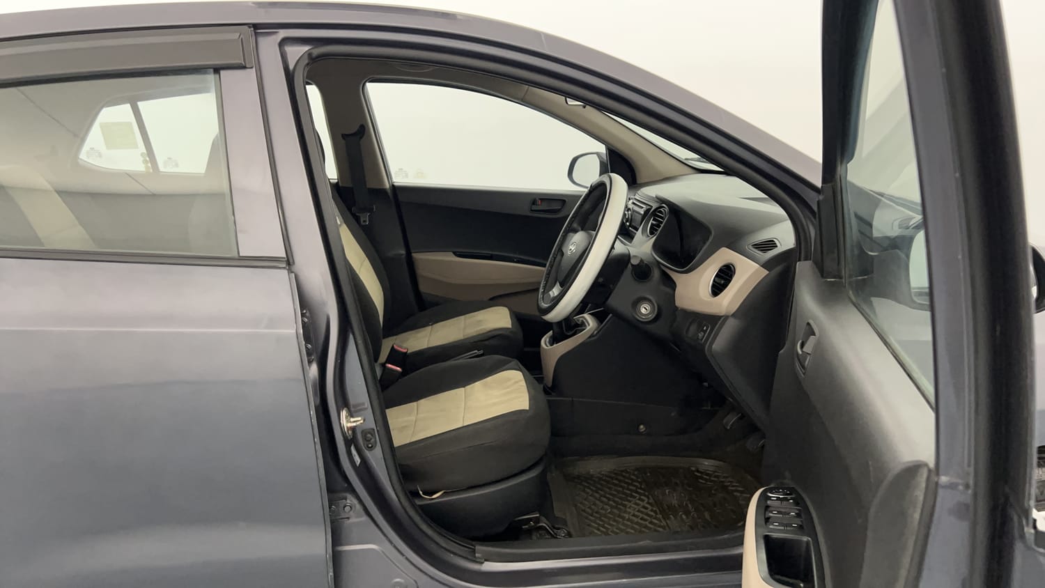 Used 2014 Hyundai Grand i10 Magna 1.2 Kappa VTVT Petrol Manual interior RIGHT SIDE FRONT DOOR CABIN VIEW