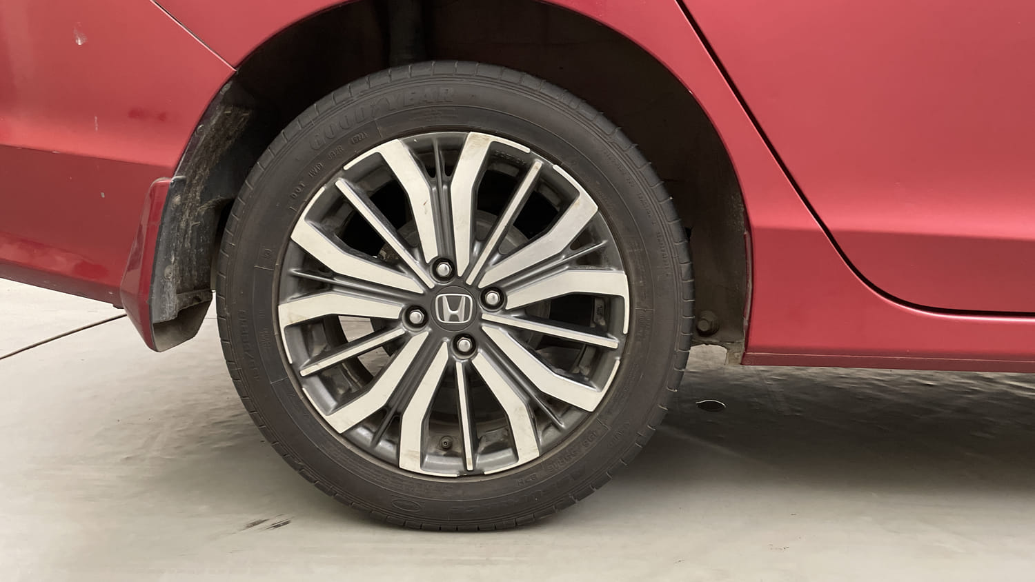 Used 2019 Honda City VX Diesel Diesel Manual tyres RIGHT REAR TYRE RIM VIEW