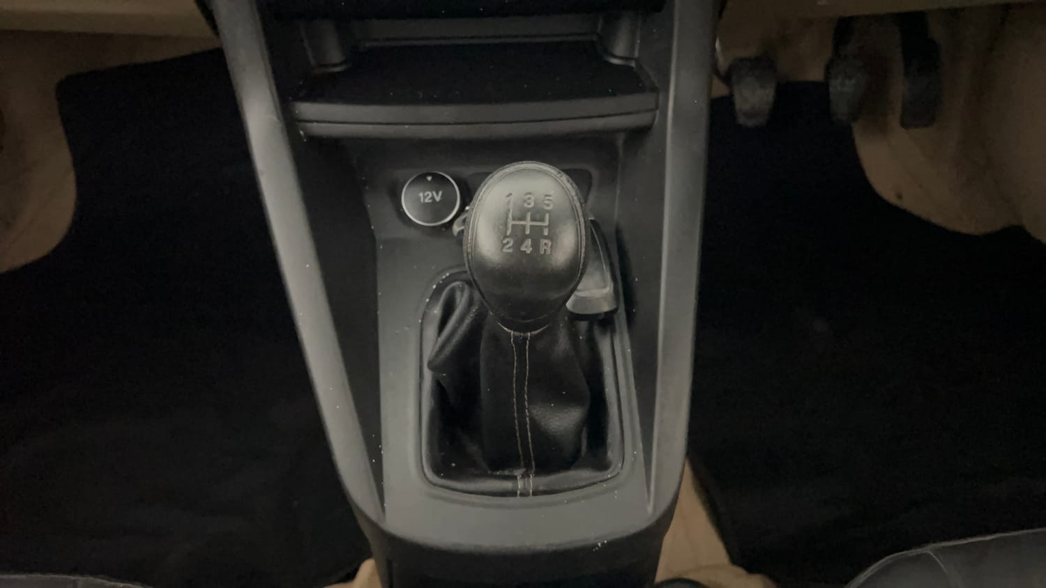 Used 2020 Ford Figo Aspire Titanium 1.2 Ti-VCT Petrol Manual interior GEAR  KNOB VIEW