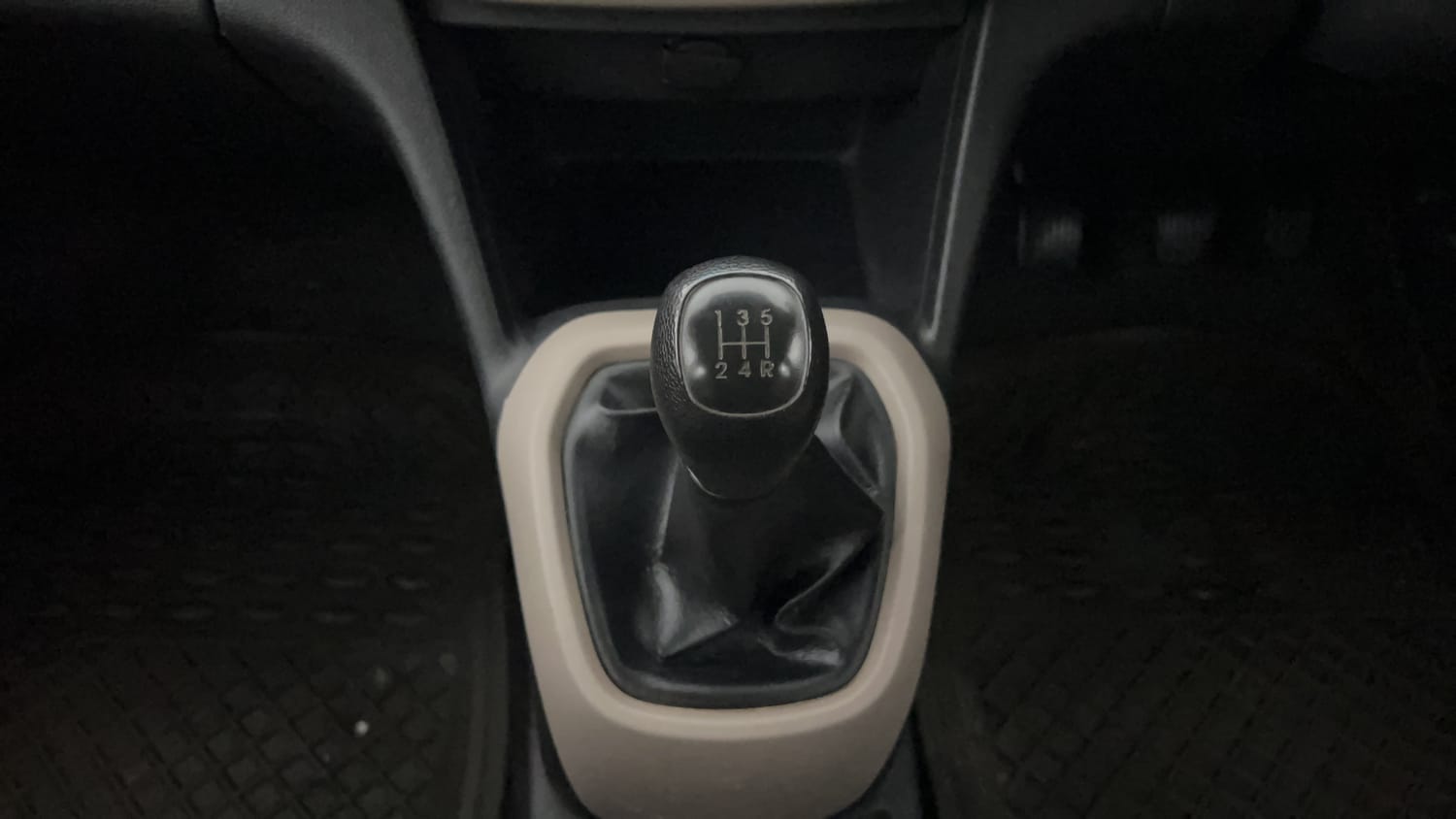 Used 2014 Hyundai Grand i10 Magna 1.2 Kappa VTVT Petrol Manual interior GEAR  KNOB VIEW
