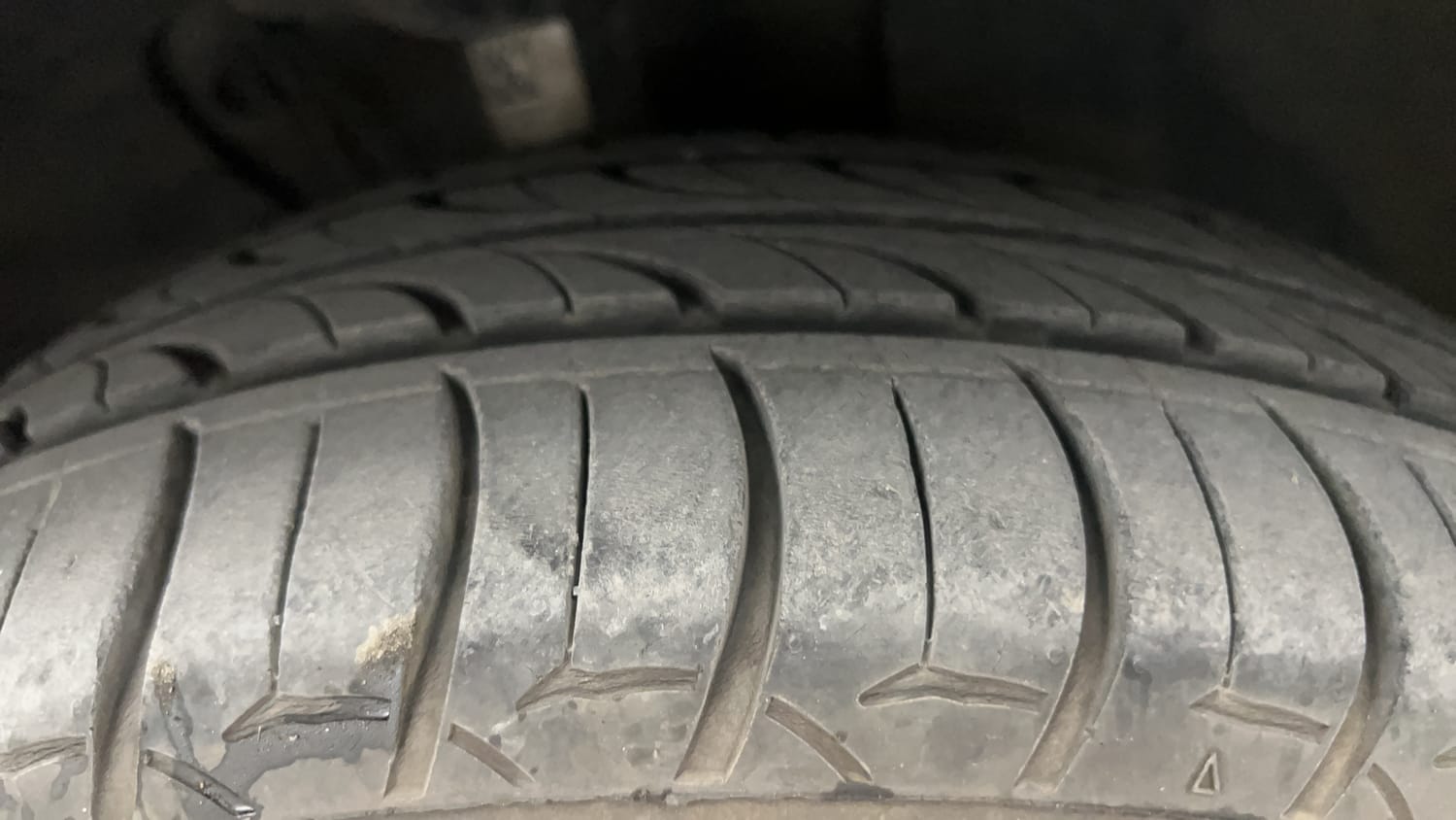 Used 2022 Volkswagen Virtus GT Plus 1.5 TSI EVO DSG Petrol Automatic tyres RIGHT FRONT TYRE TREAD VIEW