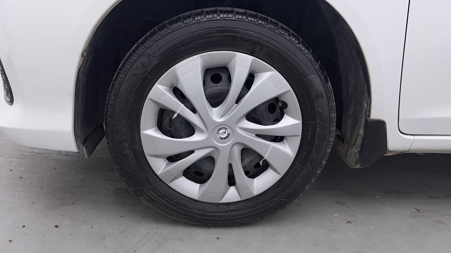 Used 2017 Honda Amaze 1.2 S i-VTEC Opt Petrol Manual tyres LEFT FRONT TYRE RIM VIEW