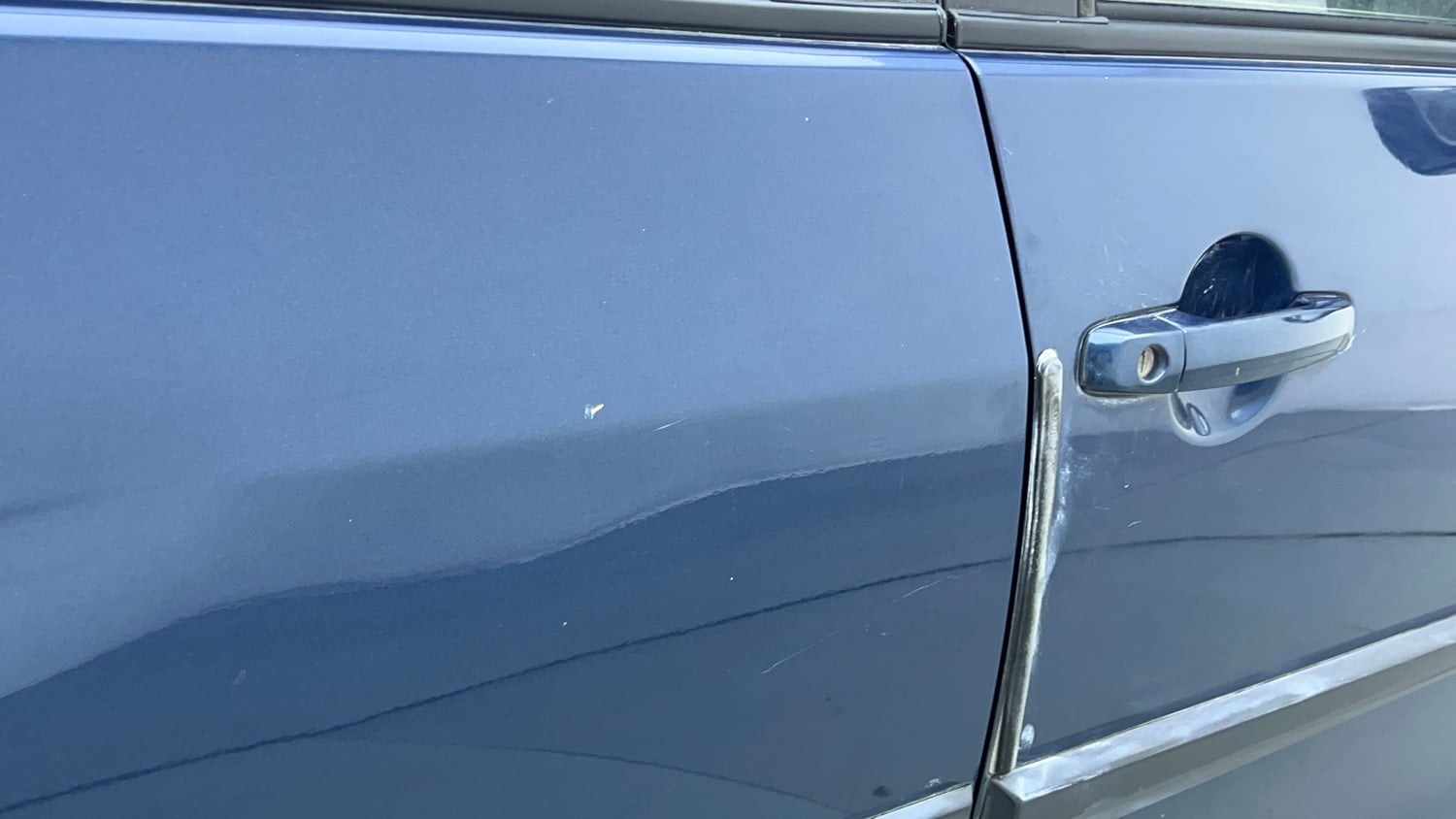 Used 2016 Maruti Suzuki Ertiga VXI Petrol Manual dents MINOR DENT