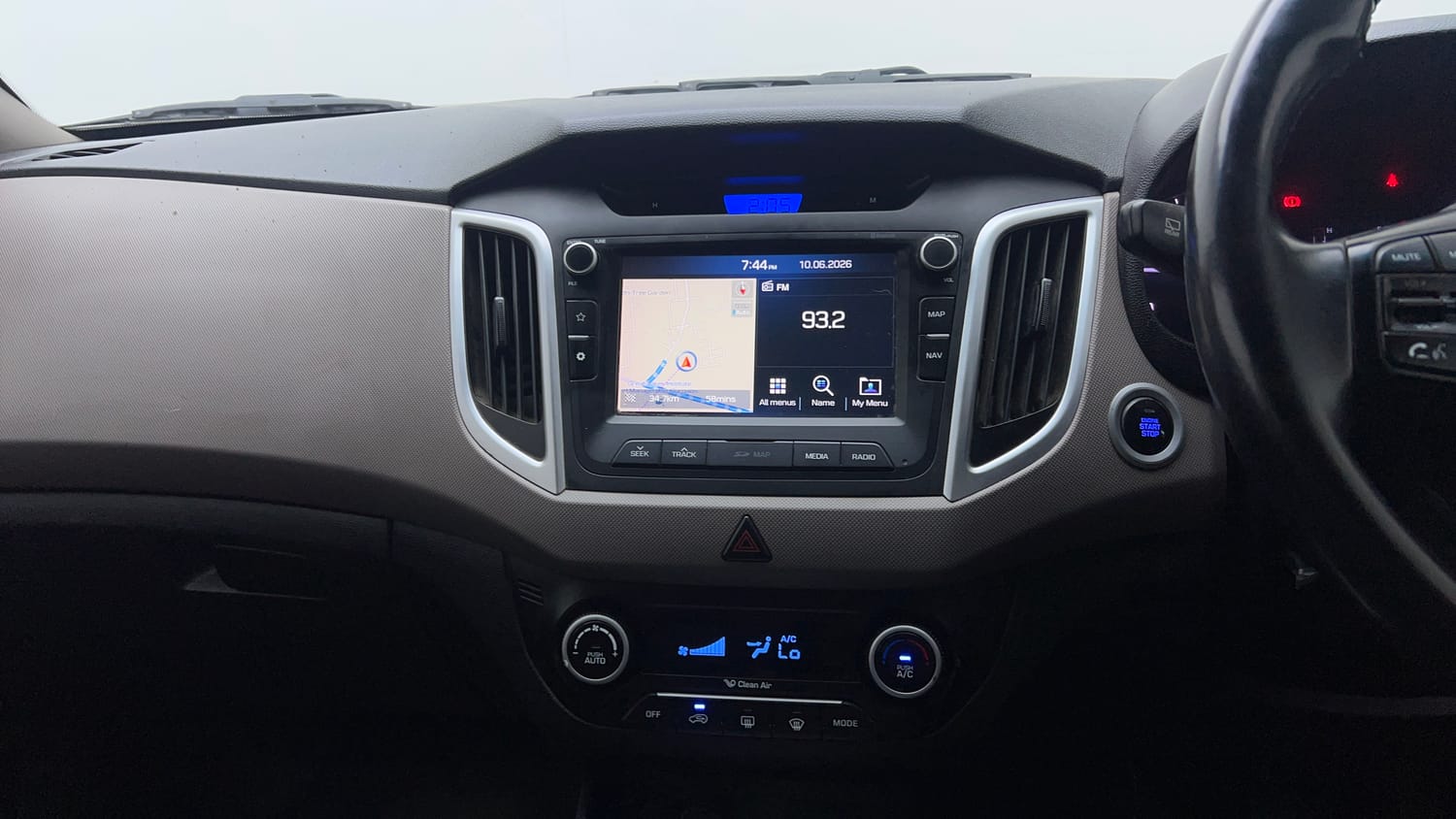 Used 2018 Hyundai Creta SX 1.6 CRDi Diesel Manual top_features Touch screen infotainment system