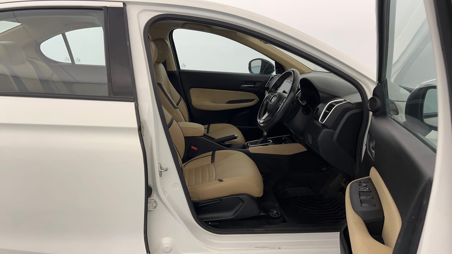 Used 2021 Honda City VX CVT Petrol Petrol Automatic interior RIGHT SIDE FRONT DOOR CABIN VIEW