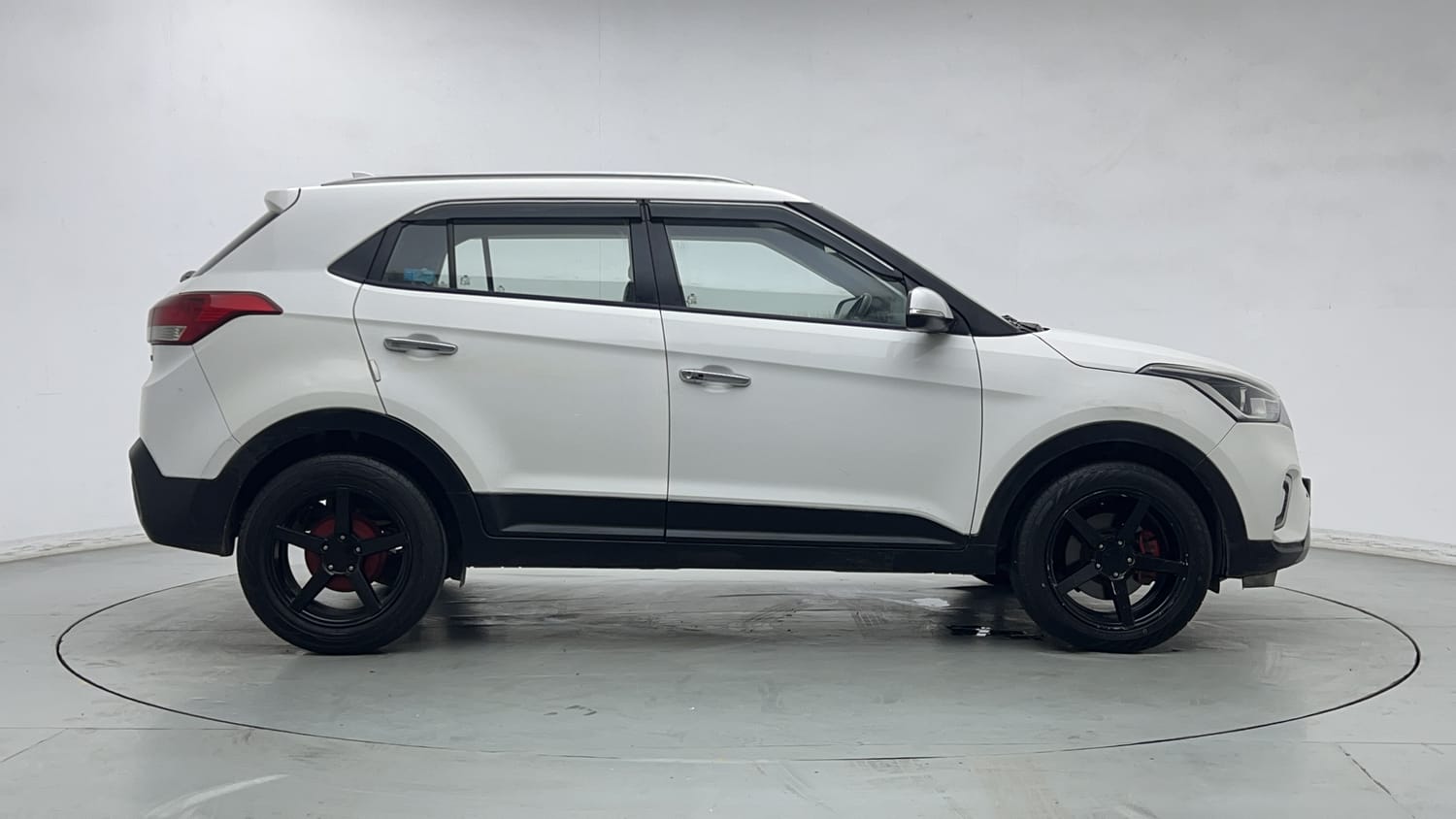 Used 2018 Hyundai Creta SX 1.6 CRDi Diesel Manual exterior RIGHT SIDE VIEW