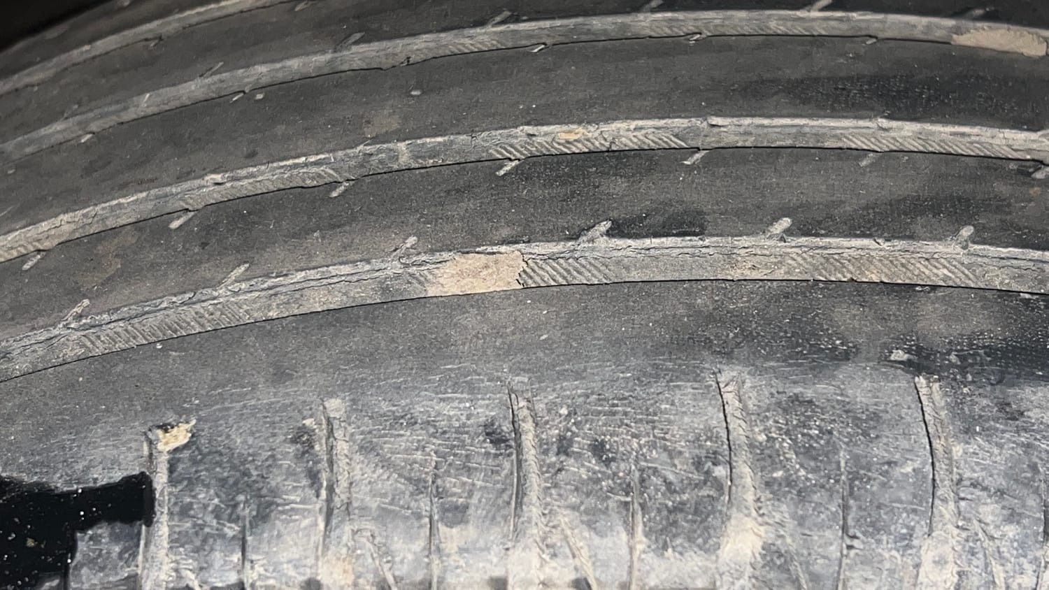Used 2017 Maruti Suzuki Vitara Brezza [2016-2020] ZDi Diesel Manual tyres RIGHT REAR TYRE TREAD VIEW