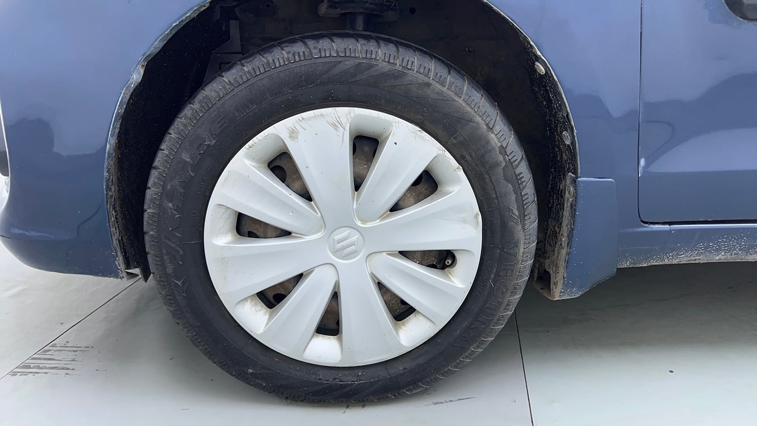 Used 2016 Maruti Suzuki Ertiga VXI Petrol Manual tyres LEFT FRONT TYRE RIM VIEW