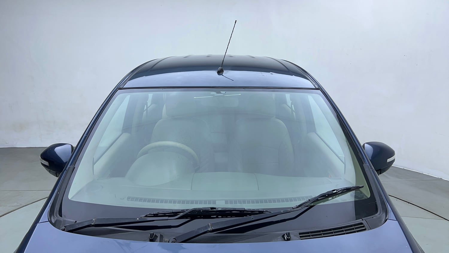 Used 2016 Maruti Suzuki Ertiga VXI Petrol Manual exterior FRONT WINDSHIELD VIEW