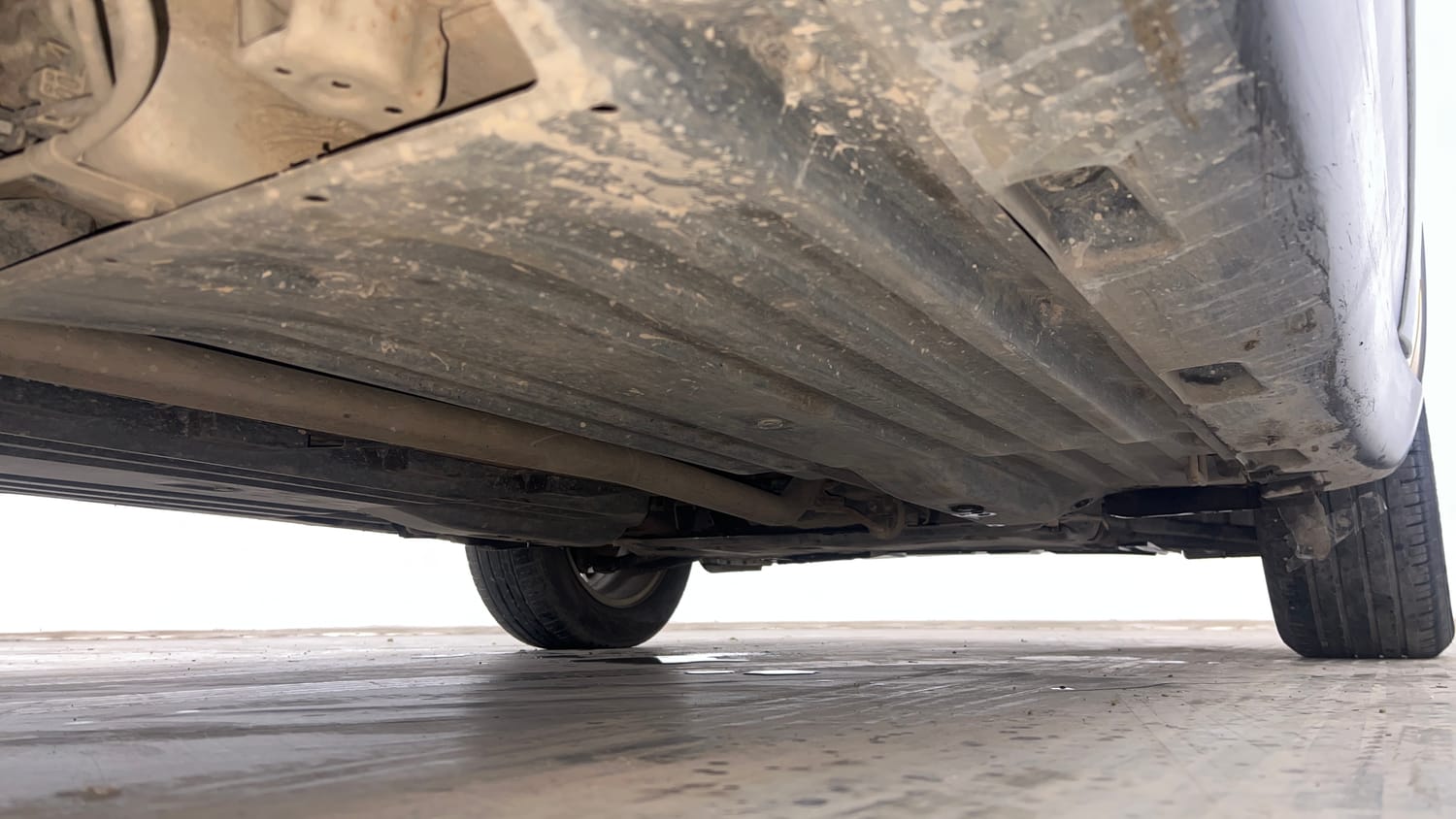 Used 2017 Maruti Suzuki Vitara Brezza [2016-2020] ZDi Diesel Manual extra REAR RIGHT UNDERBODY VIEW