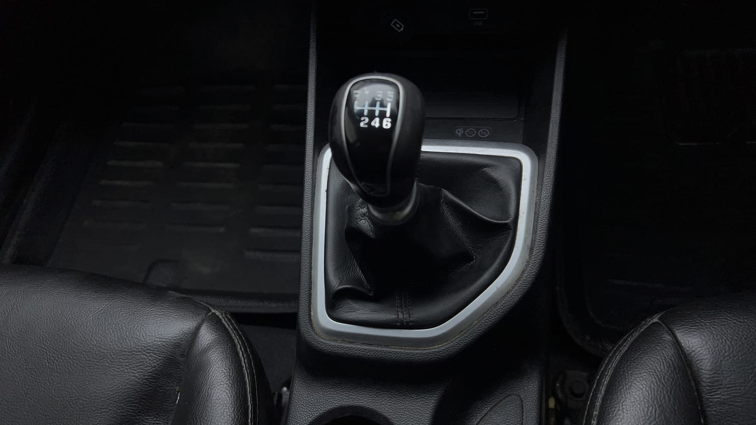Used 2018 Hyundai Creta SX 1.6 CRDi Diesel Manual interior GEAR  KNOB VIEW