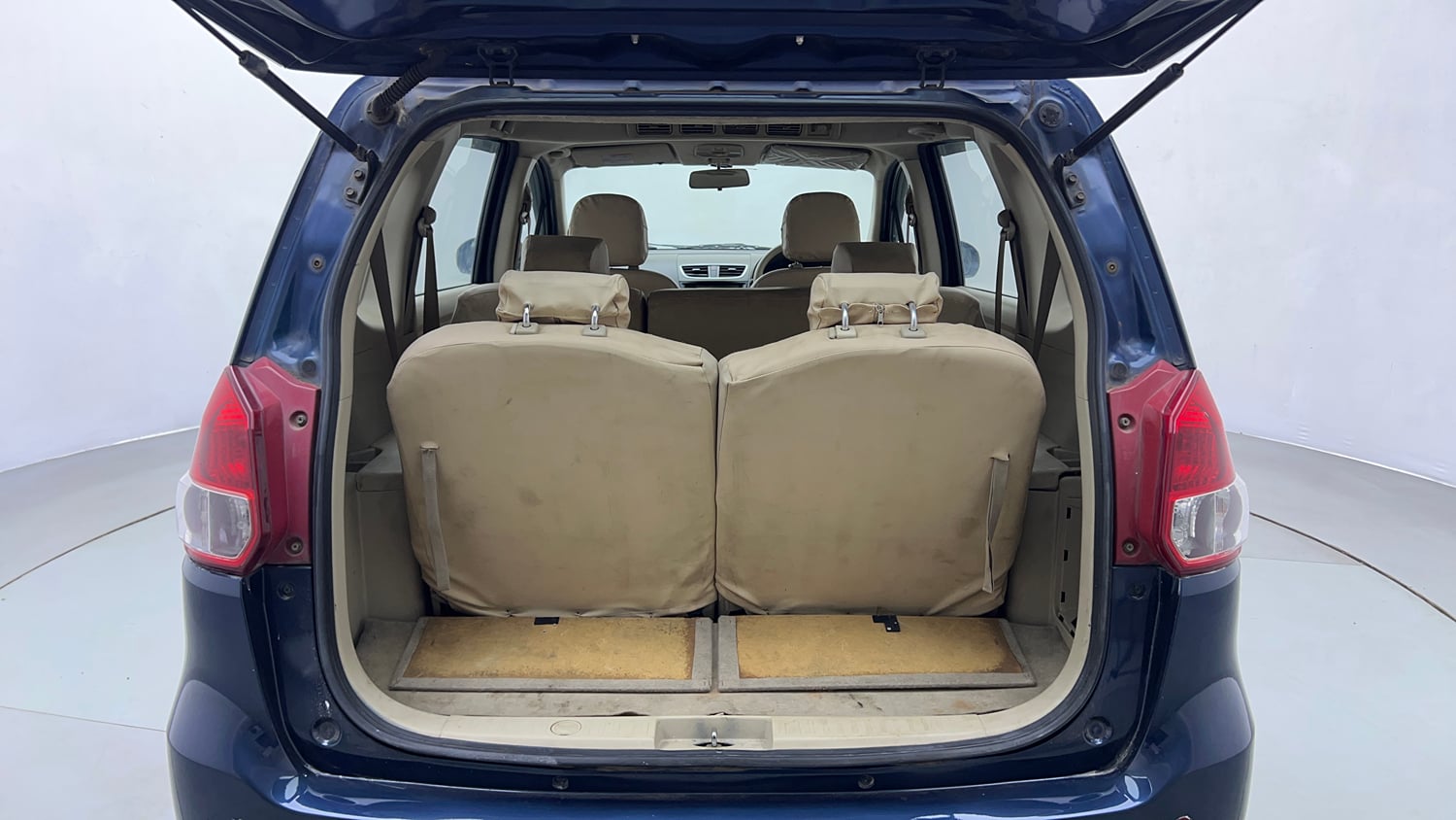 Used 2016 Maruti Suzuki Ertiga VXI Petrol Manual interior DICKY INSIDE VIEW