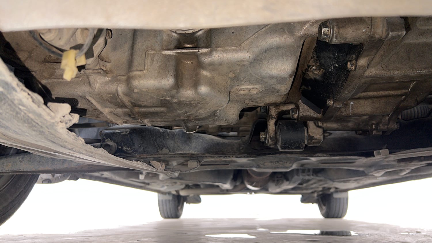 Used 2017 Honda Amaze 1.2 S i-VTEC Opt Petrol Manual extra FRONT LEFT UNDERBODY VIEW
