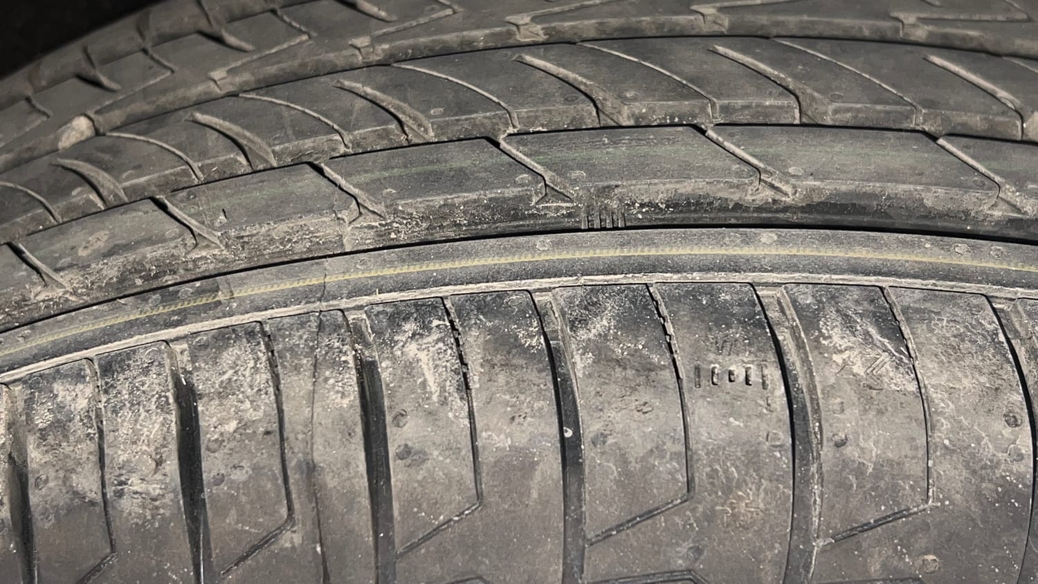 Used 2017 Maruti Suzuki Vitara Brezza [2016-2020] ZDi Diesel Manual tyres LEFT REAR TYRE TREAD VIEW