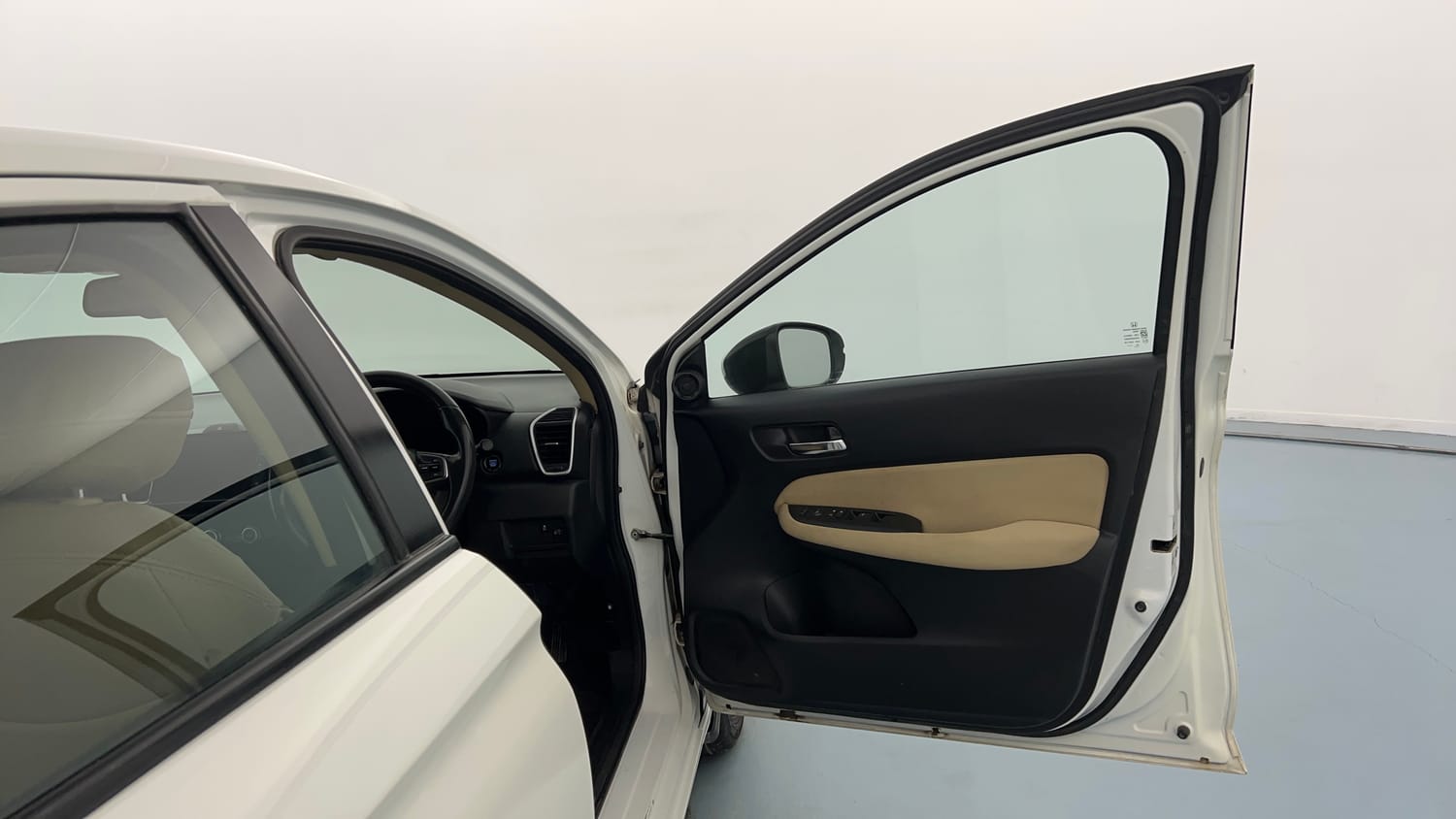 Used 2021 Honda City VX CVT Petrol Petrol Automatic interior RIGHT FRONT DOOR OPEN VIEW