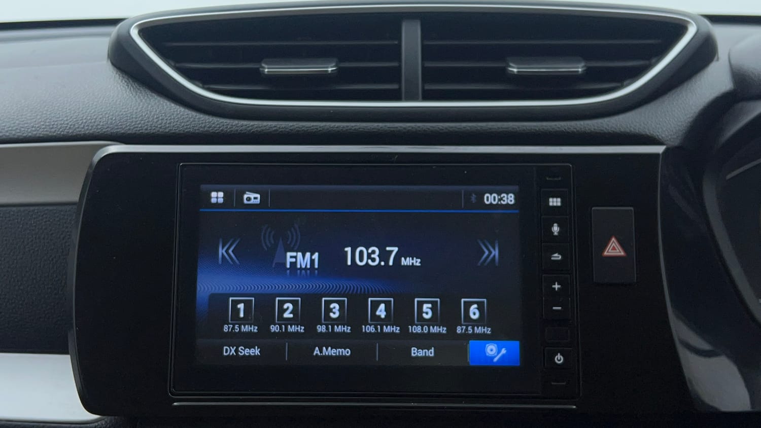 Used 2023 Honda Amaze VX 1.2 Petrol CVT Petrol Automatic top_features Touch screen infotainment system