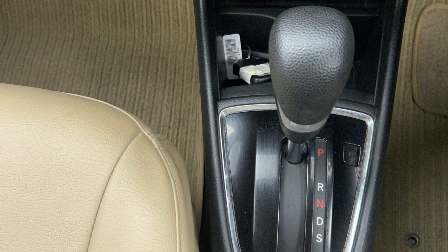 Used 2023 Honda Amaze VX 1.2 Petrol CVT Petrol Automatic interior GEAR  KNOB VIEW